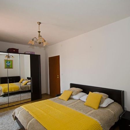 Rooms Leda Vrlika Exterior foto